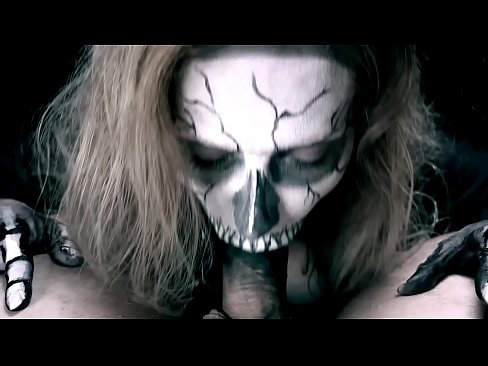 ❤️ Demon nga babaye nga nagsuso sa manok uban sa iyang itom nga baba ug gilamoy cum. ❤️❌ Porn video sa amon ❌️❤